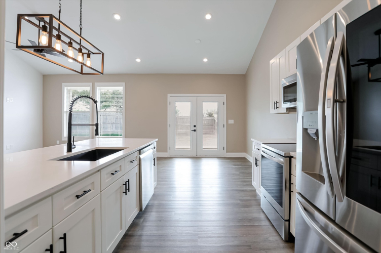 Listing Image 19