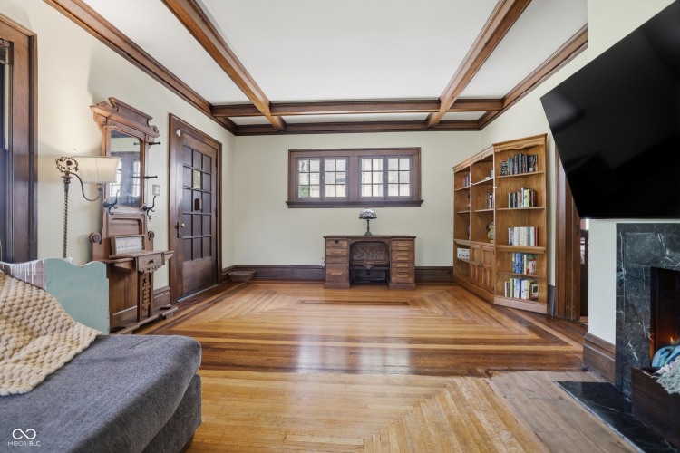 Listing Image 3