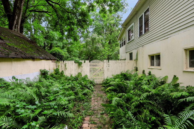 Listing Image 63