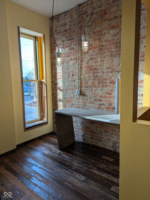 Listing Image 11