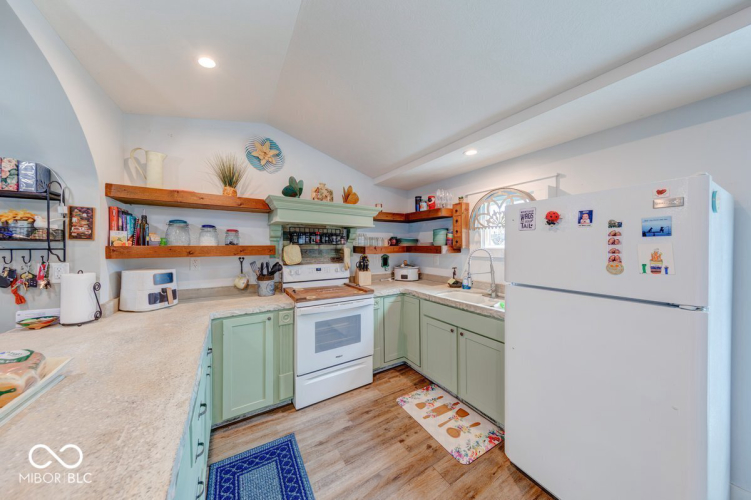 Listing Image 12