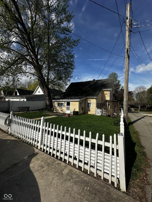 Listing Image 5