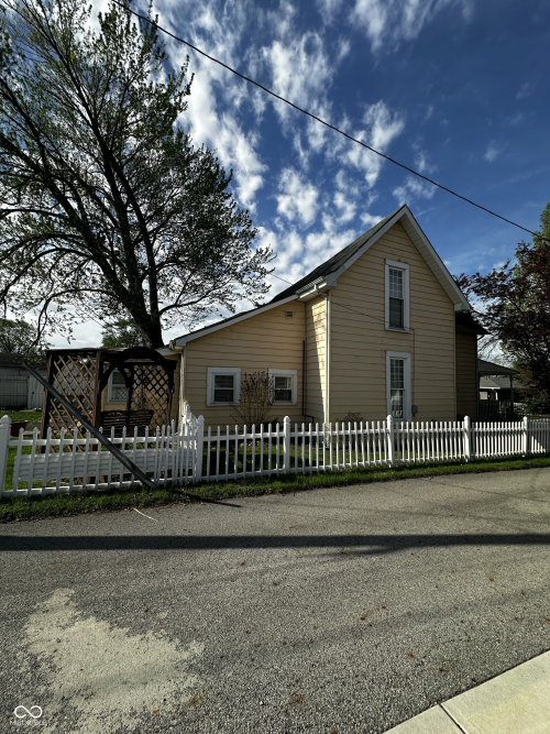 Listing Image 6