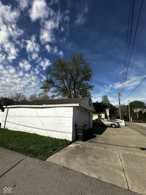 Listing Image 8