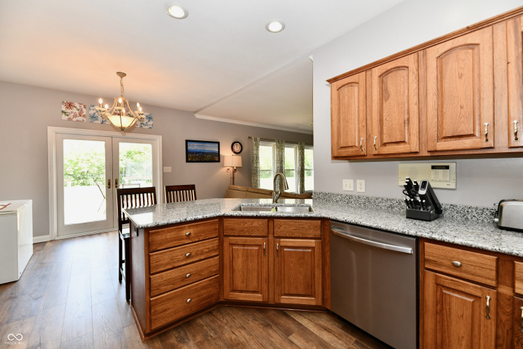 Listing Image 15