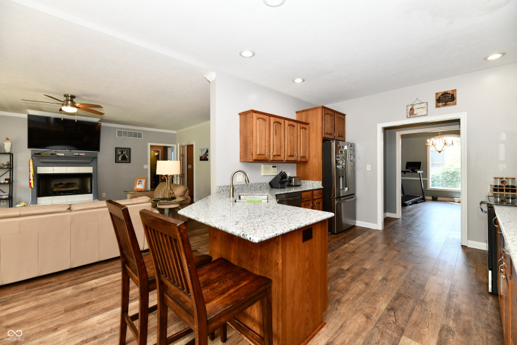 Listing Image 18