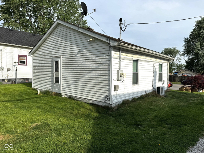 Listing Image 9