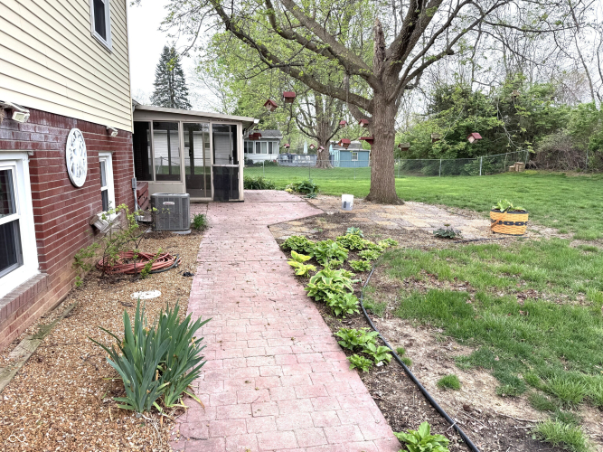 Listing Image 6