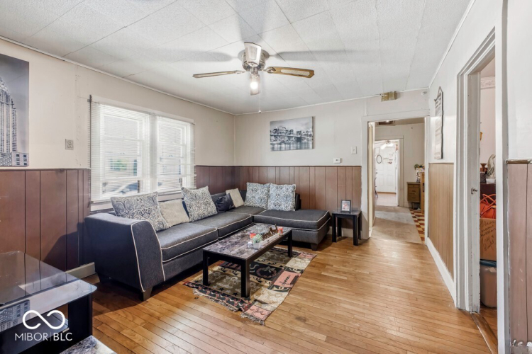 Listing Image 6