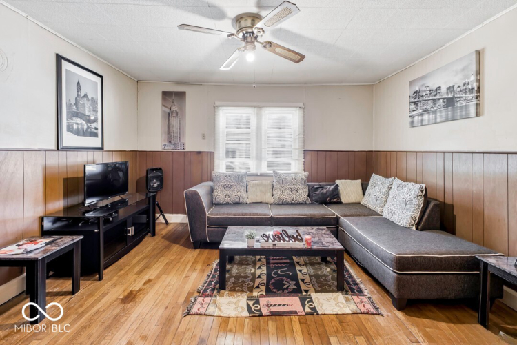 Listing Image 7