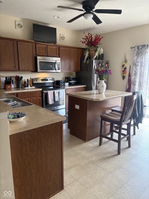 Listing Image 5