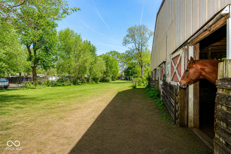 Listing Image 73