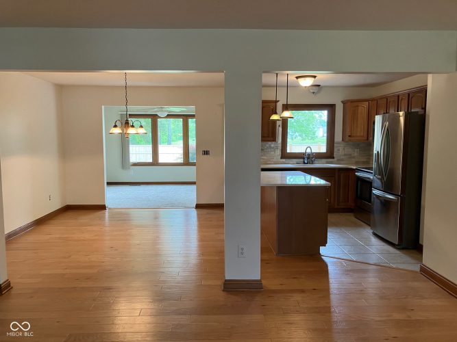 Listing Image 32