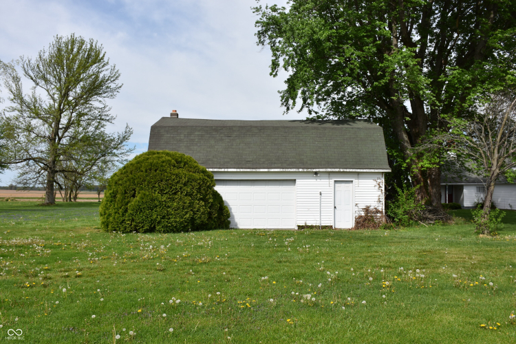 Listing Image 11