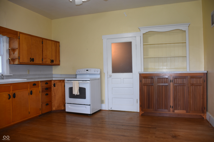 Listing Image 16