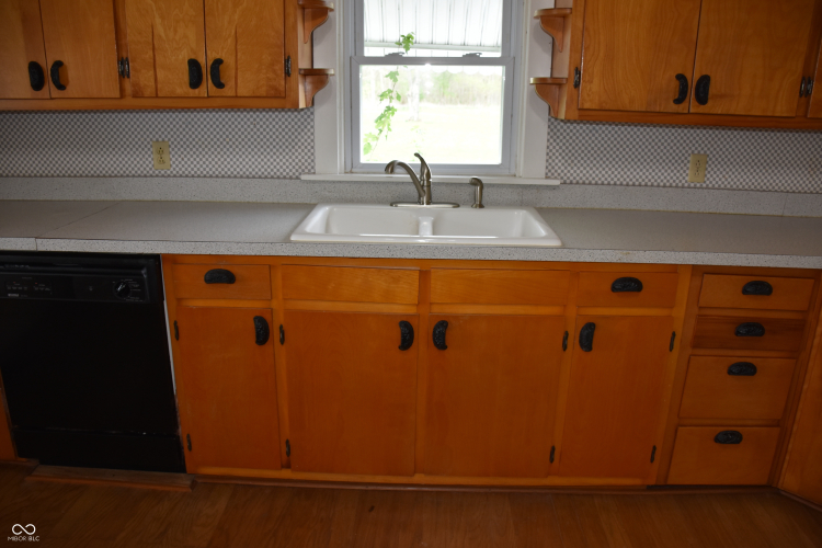 Listing Image 17