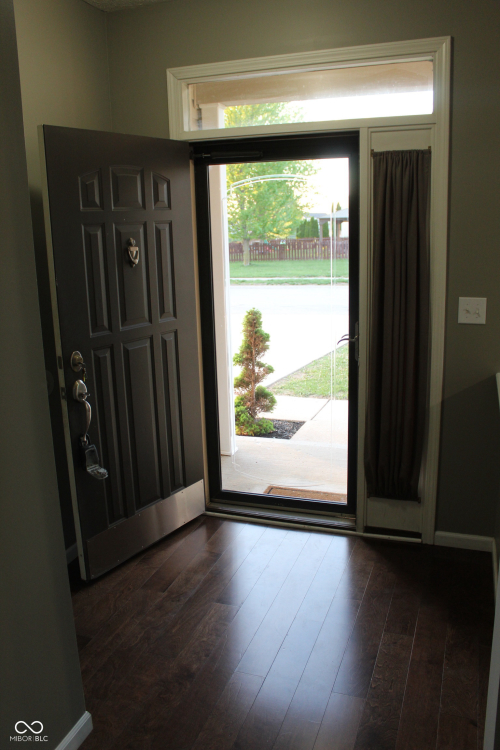 Listing Image 9