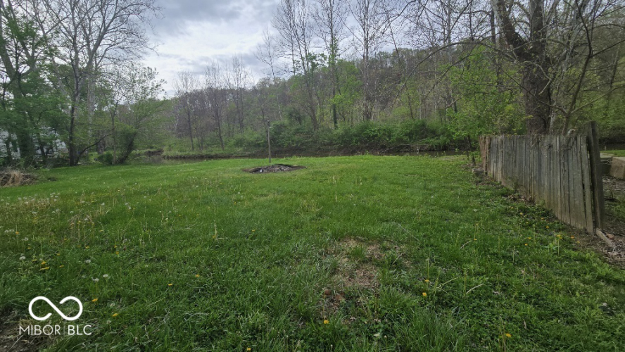 Listing Image 4