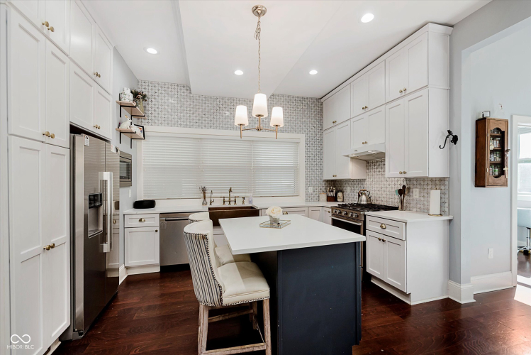 Listing Image 9