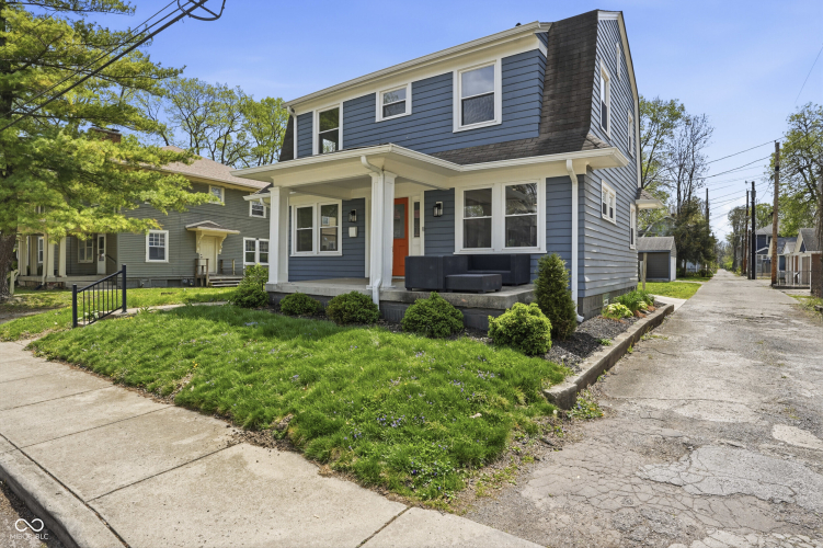 Listing Image 3