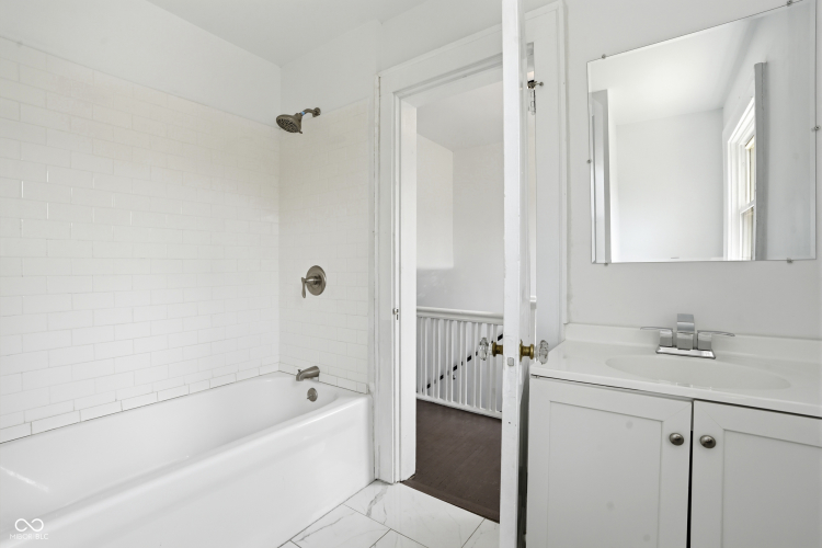 Listing Image 28