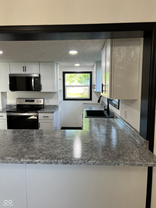 Listing Image 80