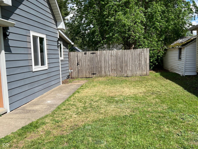 Listing Image 10