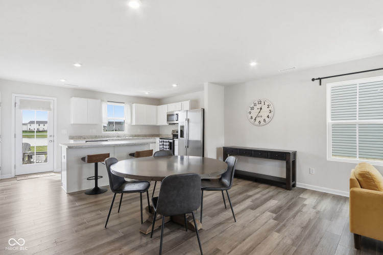 Listing Image 13