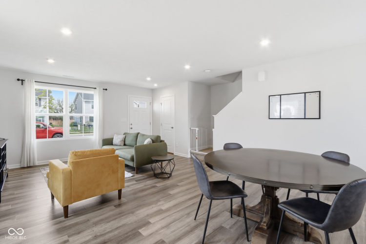 Listing Image 15