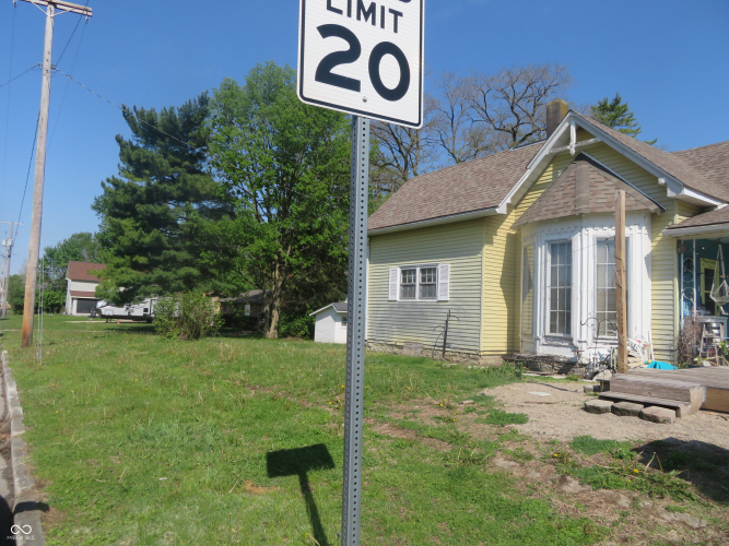 Listing Image 3