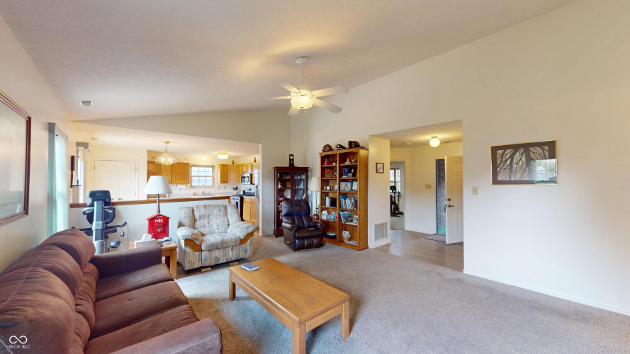 Listing Image 17