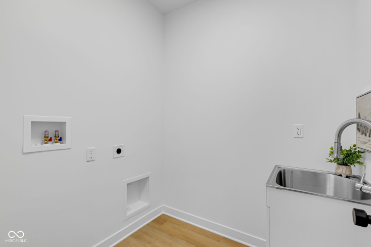 Listing Image 58