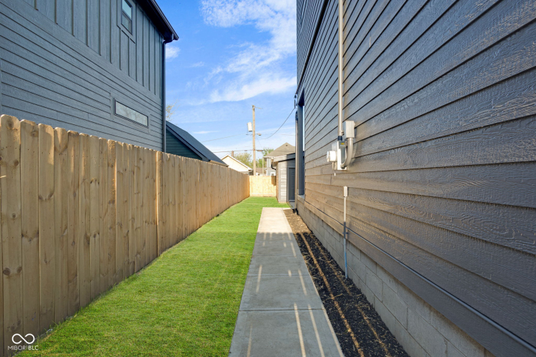 Listing Image 90