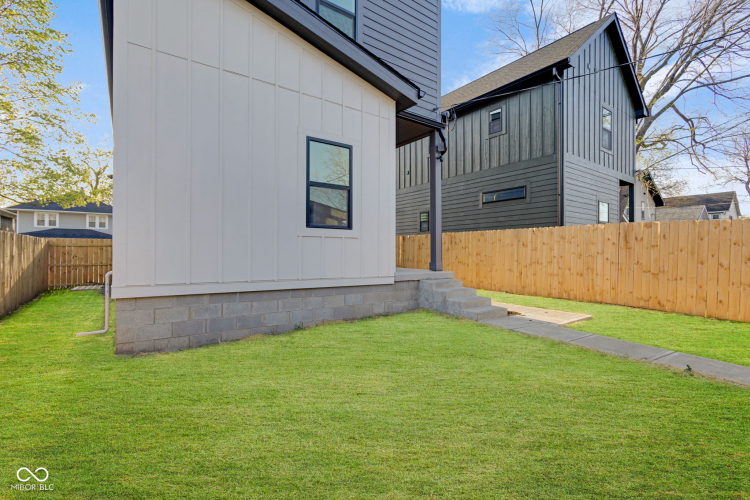Listing Image 91