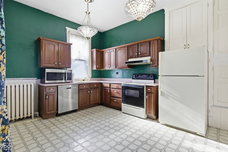 Listing Image 16