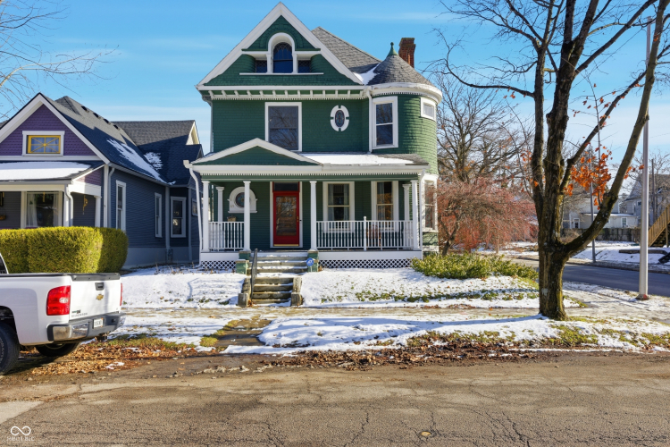 Listing Image 5