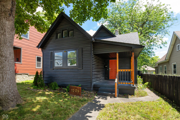 Listing Image 4