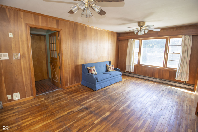 Listing Image 16
