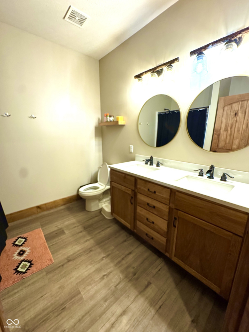 Listing Image 102