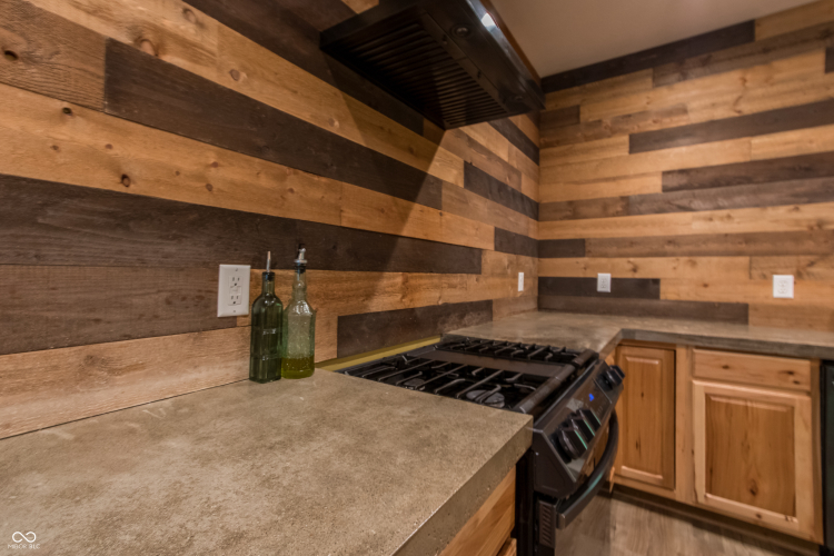 Listing Image 128