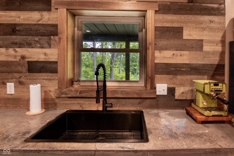Listing Image 129