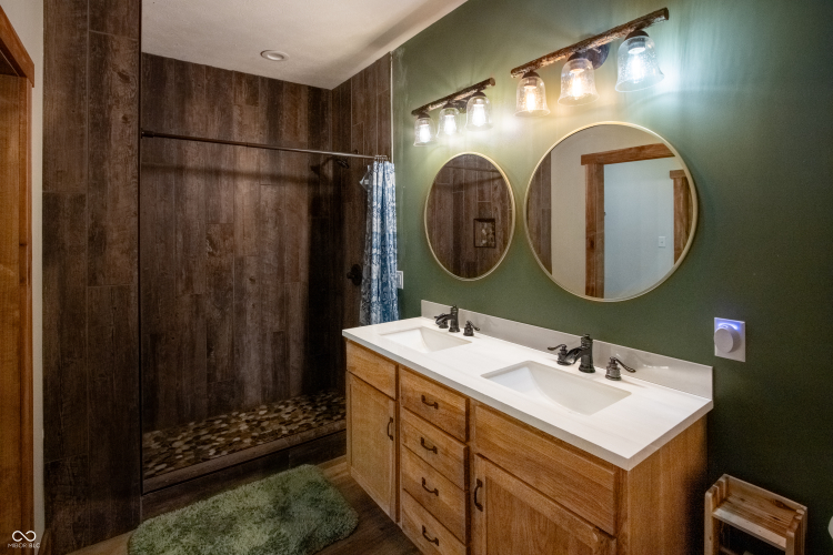 Listing Image 135