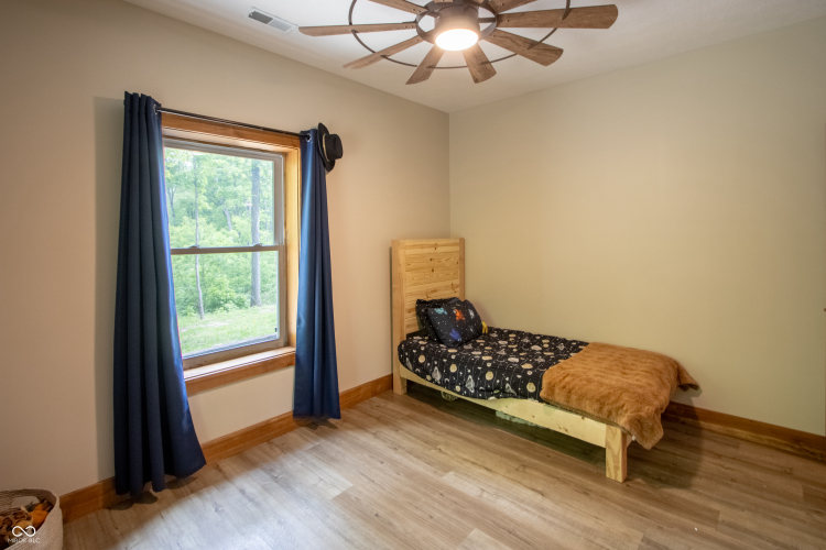 Listing Image 139