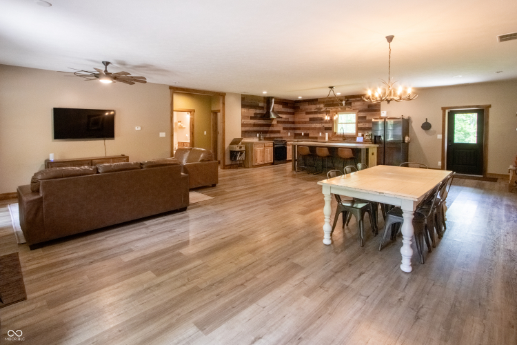 Listing Image 141
