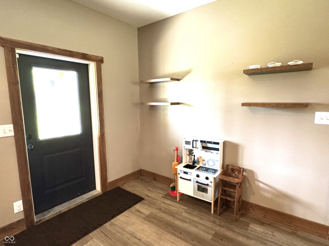 Listing Image 52