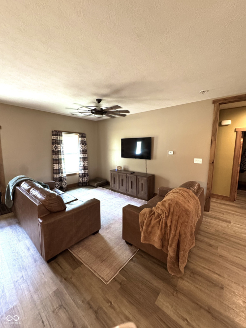 Listing Image 56