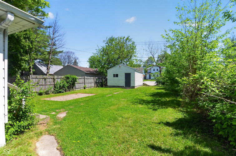 Listing Image 4