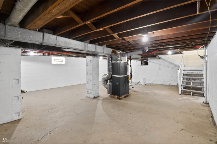 Listing Image 32