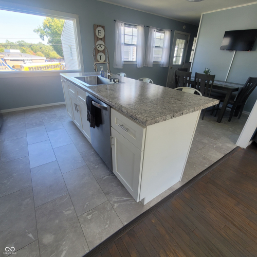 Listing Image 16