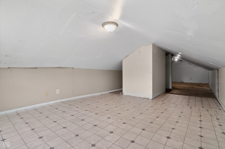 Listing Image 27